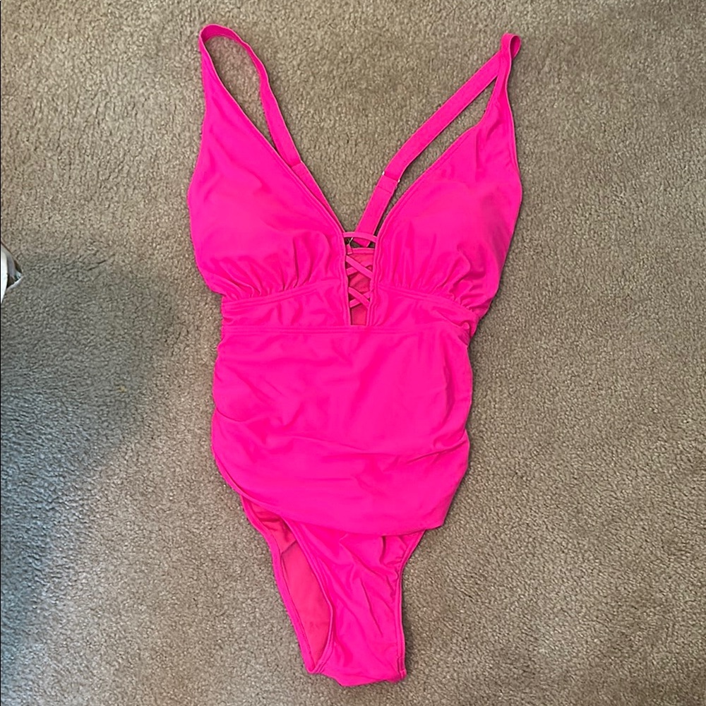 NWT…Vibrant Pink One-Piece Swimsuit Sz 18W